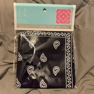 NWT Lala cotton blue bandana